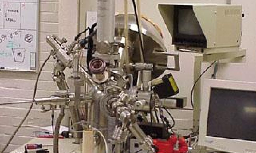 Picture of X-Ray Photoelectron Spectrometer 5400 (in MD Hall)